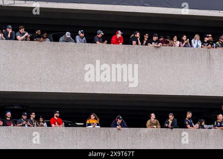 Detroit, Mi, USA. Juni 2024. Fans beobachten ihre Lieblingsfahrer auf den Straßen von Detroit, bei einem aufregenden Event mit rasanten Action und Können im Herzen von Detroit, MI. (Credit Image: © Walter G. Arce Sr./ASP Via ZUMA Press Wire) NUR REDAKTIONELLE VERWENDUNG! Nicht für kommerzielle ZWECKE! Quelle: ZUMA Press, Inc./Alamy Live News Stockfoto