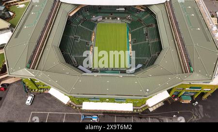 Wimbledon Centre Court - Flug über die berühmten Tennisplätze - LONDON, GROSSBRITANNIEN - 27. MAI 2024 Stockfoto