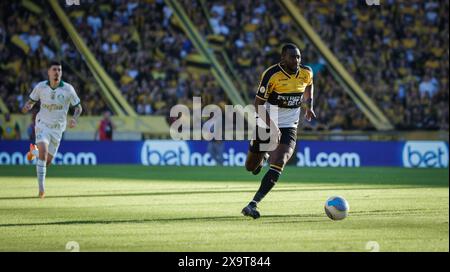 Sao Paulo, Brasilien. Juni 2024. SP - CRICIUMA - 02/2024 - BRASILIANISCHER A 2024, CRICIUMA x PALMEIRAS - Criciuma Spieler Bolasie während eines Spiels gegen Palmeiras im Heriberto Hulse Stadion für die brasilianische A 2024 Meisterschaft. Foto: Leonardo Hubbe/AGIF Credit: AGIF/Alamy Live News Stockfoto