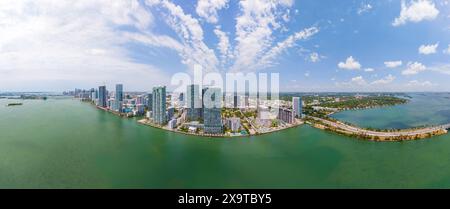 Miami Florida USA. Luftpanorama Edgewater Miami Biscayne Bay. Brücken. Fischaugen Weitwinkel 2024 Stockfoto