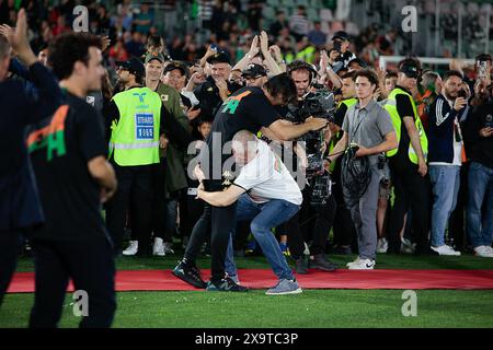 Venedig, Italien. Juni 2024. Paolo Vanoli (Venezia) und Duncan Niederauer (Venezia Präsident) während der Playoff - Venezia FC vs US Cremonese, italienisches Fußball-Spiel der Serie B in Venedig, Italien, 02. Juni 2024 Credit: Independent Photo Agency/Alamy Live News Stockfoto