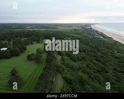 Amerikanischer Friedhof der Normandie mit Blick auf den Strand von Omaha und den Ärmelkanal in der Nähe von St. Laurent-sur-Mer, Frankreich Stockfoto