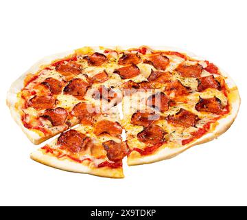 Klassische Pepperoni leckere Pizza isoliert auf einem weißen Hintergrund. Vorlage mit köstlichem Geschmack Pepperoni Pizza, Mozzarella Käse Stockfoto