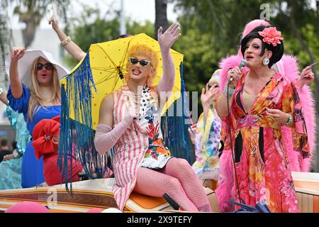 West Hollywood, Usa. Juni 2024. Die LGBTQ-Community feierte die jährliche WeHo Pride Parade auf dem Santa Monica Boulevard während der Feierlichkeiten, die am Sonntag, den 2. Juni 2024 in West Hollywood, Kalifornien stattfanden. Foto: Chris Chew/UPI Credit: UPI/Alamy Live News Stockfoto