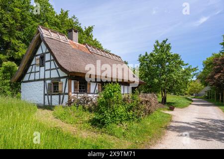 Traditionell gebautes, altes Arbeiterhaus, Ende des 18. Jahrhunderts, ursprünglicher Standort: Delkhofen auf der Schwäbischen Alb, Freilichtmuseum Neuhausen ob Eck Stockfoto