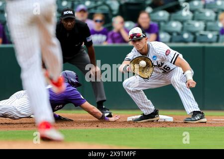 2. Juni 2024: Bryce Cannon #36 SEMO First Baseman öffnet seinen Handschuh, um einen Überwurf zu erhalten. Kansas State besiegte den Southeast Missouri State 7-2 in Fayetteville, AR. Richey Miller/CSM(Bild: © Richey Miller/Cal Sport Media) Stockfoto