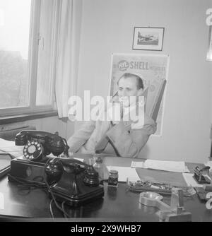 Aktuell 25/26-1946: Die Saboteure. Gegenwärtig besuchen die Saboteure aus den Tagen des Krieges, die sich jetzt in friedlicher Arbeit befinden. Hier Martin Olsen aus Drammen, Mitglied der bekannten Oslo-Gang, Niederlassung der Firma Linge. Nach der Befreiung ging er durch die Militärschule, ist aber jetzt Inspektor bei Norske Shell in Oslo und verpasst nicht die Aufregung der Kriegszeit. Foto: Aktuell / NTB ***Foto wird nicht verarbeitet*** Stockfoto