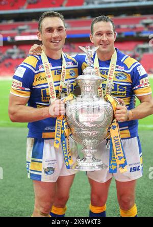 Rugby League Challenge Cup Finale Leeds gegen Castleford Trip Torjäger Danny McGuire und Captain Kevin Sinfield Bild von Gavin Rodgers/ Pixel8000 ltd Bilder 07917221968 Stockfoto