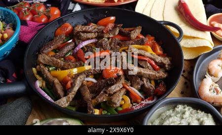 Fajitas, Weizentortillas als Taco-Wraps. Mexikanische Küche Stockfoto