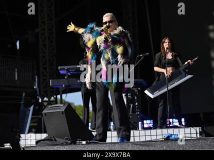 Brockwell Park, London, Großbritannien. Juni 2024. Alison Goldfrapp tritt beim Mighty Hoopla 2024 Day 2 - Pop Music Festival in London auf. Quelle: Siehe Li/Picture Capital/Alamy Live News Stockfoto