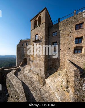 Burgmauern bei Castella Del Frontera. Stockfoto