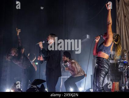 Alloysious Massaquoi Kayus Bankole und Graham G Hastings von der schottischen alternativen Hip-Hop-Band Young Fathers spielen einen Live-Auftritt im Hammersmith Apollo. Stockfoto