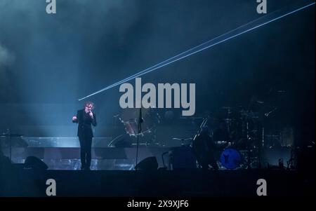 Frontmann und Sänger der berühmten britischen Band Pulp Jarvis Cocker trat live beim Latitude Festival in Henham Park in Suffolk auf. Stockfoto