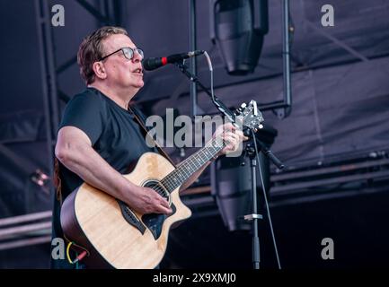 Die schottische Band The Proclaimers spielt live beim Latitude Festival im Henham Park in Suffolk. Stockfoto