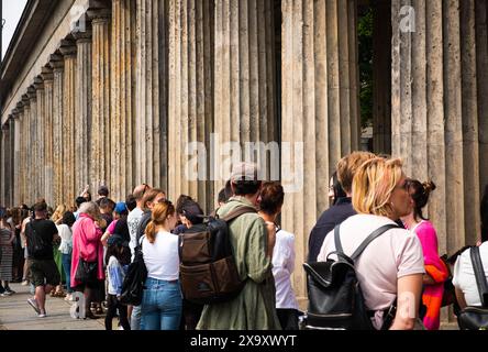 Berlin, Deutschland - 02. Juni 2024: Warteschlange Stockfoto