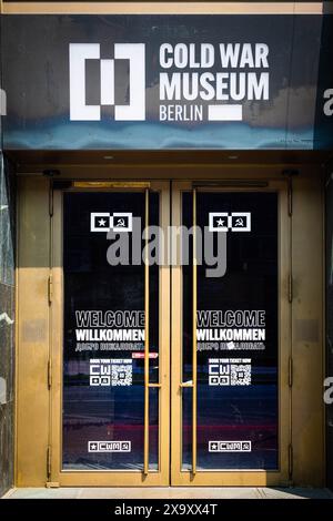 Berlin, Deutschland - 02. Juni 2024: Eingang des Museums für den Kalten Krieg in Berlin Stockfoto