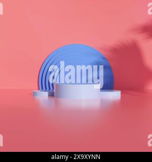 Minimalistisches Display mit blauen Sockeln vor einem leuchtenden korallenfarbenen Hintergrund mit natürlichen Palmenschatten. Ideal für die Präsentation von Sommerkosmetik p Stockfoto