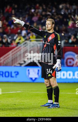 Torwart Chris Brady vom Chicago Fire FC, der seine Verteidigung am 1. Juni 2024 ausrichtet. Stockfoto