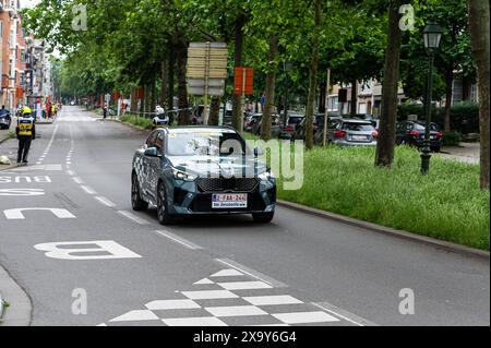 Jette, Brüssel-Hauptstadt-Region, Belgien 2. Juni 2024 - Team Cars beim Brussels Cycling Classic 2024 Stockfoto