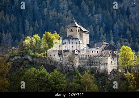 Burg Reifenstein: Eine der berühmtesten mittelalterlichen Hochburgen Südtirols. Campo di Trens, Italien. Stockfoto