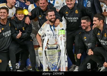 London, England. Juni 2024. Nacho (6) und die Spieler von Real Madrid galten 2024 als Gewinner des Endspiels der UEFA Champions League zwischen Borussia Dortmund und Real Madrid in Wembley in London. (Foto: Gonzales Photo - Tommaso Fimiano). Stockfoto