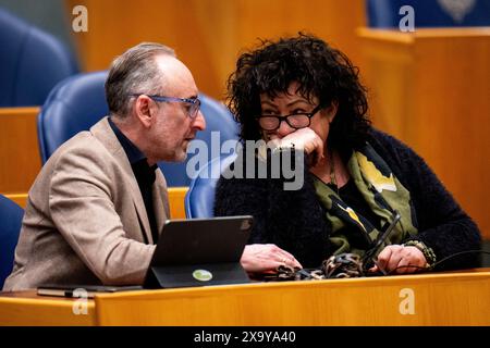HAAG, NIEDERLANDE - 13. FEBRUAR: Henk Vermeer (BBB) und Caroline van der Plas (BBB) während der Plenardebatte im Tweede Kamer am 13. Februar, Stockfoto
