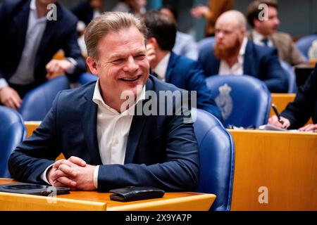 HAAG, NIEDERLANDE - 13. FEBRUAR: Pieter Omtzigt (NSC) während der Plenardebatte im Tweede Kamer am 13. Februar 2024 in den Haag, Niederlande Stockfoto