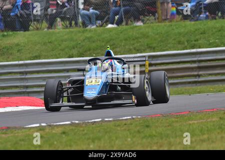 Yuhao Fu, Virtuosi Racing, ROKiT F4 British Championship, von der FIA zertifiziert, drei 20-Minuten-Rennen am Wochenende im Snetterton 300 Zirkus Stockfoto