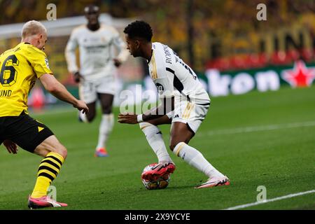 Rodrygo geht im Finale der Champions League 2024 zwischen Borussia Dortmund und Real Madrid (Maciej Rogowski) Stockfoto