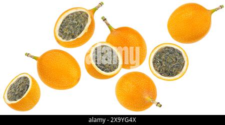 Granadilla isoliert auf weißem Hintergrund Stockfoto