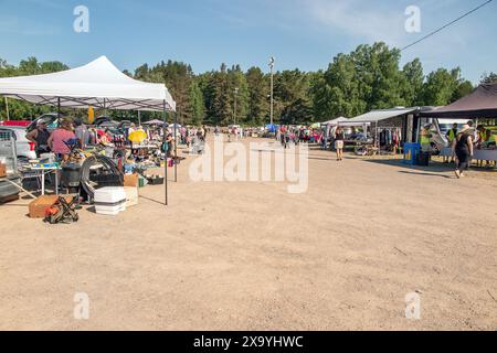 sonntagmorgen, Verkauf des Flohmarktes in Malma Heath in Malmkoping, schweden Stockfoto