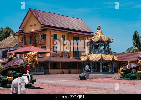 Wat Phothikyan Phutthaktham Thai White Buddha Statue Kloster in Kota Bharu, Malaysia Stockfoto