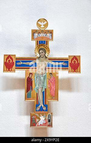 Ikone der Kreuzigung Jesu Christi, in der katholischen christlichen Karmeliterkirche unserer Lieben Frau vom Mount Karmel und St. Simon Stock, Kensington, Londo Stockfoto