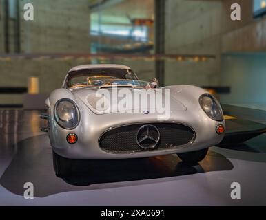 Mercedes Benz 300 SLR, Uhlenhaut Coupé, 302 PS, (1955). Mercedes Benz Museum, Mercedes-Benz World in Stuttgart, Baden-Württemberg, Deutschland, Europa Stockfoto