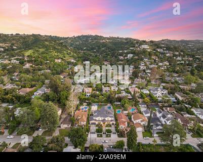 Ein Blick aus der Luft auf ein Wohnviertel in Los Angeles, Kalifornien. Stockfoto