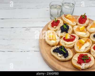 Gemischte Fischrogen Bruschetta Stockfoto