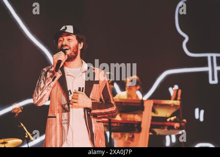 Rom, Italien. Mai 2024. Riccardo Zanotti tritt mit seiner Band Pinguini Tattici Nucleari im Palazzo dello Sport in Rom auf. Quelle: SOPA Images Limited/Alamy Live News Stockfoto