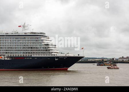 Pier Head, Liverpool, Großbritannien. Juni 2024. Nach ihrer Jungfernfahrt legte Cunards neues Linienschiff Queen Ann für eine Namenszeremonie in Liverpool an. Cunard richtete eine Bühne für die Namensgebung ein und veranstaltete die Veranstaltung am Ufer der Mersey. Der transatlantische Dienst und die Passagierschifffahrt von Cunard wurde 1840 in Livepool gestartet. Quelle: Rena Pearl/Alamy Live News Stockfoto