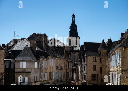 Sarlat-la-Caneda oder Sarlat Stadt im französischen Departement Dordogne, Nouvelle-Aquitaine mit mittelalterlichem historischem Zentrum, UNESCO-Stätte und berühmtem Perigord tr Stockfoto