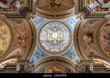 Die Basilika Saint Dominic und Porto Salvo. Historische Kirche, bekannt für ihre atemberaubende Barockarchitektur und ihr reiches Kulturerbe. Valletta, Malta Stockfoto