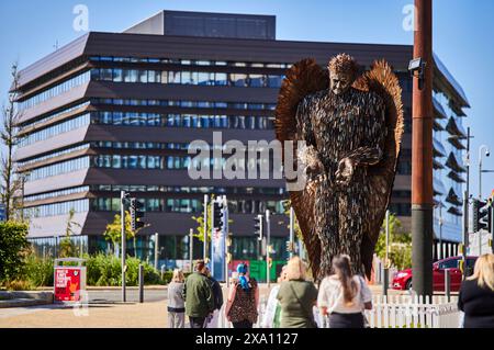 Sunderland, Tyne and Wear, Knife Angel zeitgenössische Skulptur aus 100.000 Messern, die der Künstler Alfie Bradley am Keel Square schuf Stockfoto