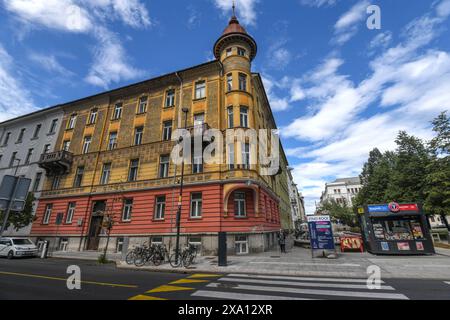 Ljubljana: Straße Dalmatinova und Cigaletova, Park Miklošičev. Slowenien Stockfoto