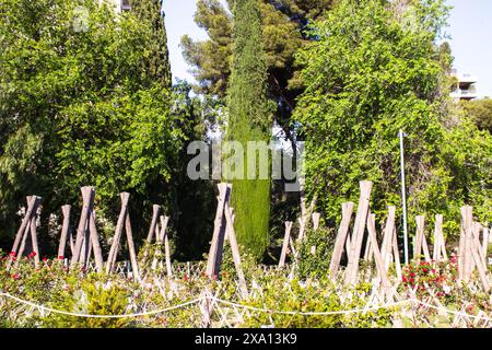 Wunderschöner El Parque de Servantes mit Rosengärten, Park Servantes in Barcelona, Spanien Stockfoto