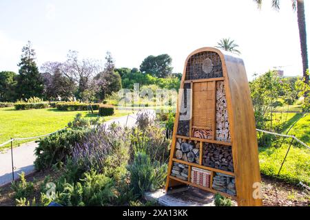 Wunderschöner El Parque de Servantes mit Rosengärten, Park Servantes in Barcelona, Spanien Stockfoto