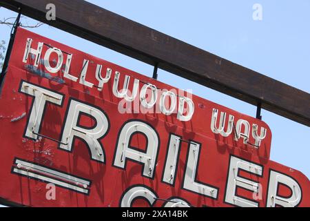 Whitehouse, Texas – 22. Juni 2023: Campingplatzschild bei den Boulders am Lake Tyler in Whitehouse, Texas Stockfoto