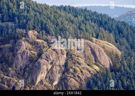 Ein malerischer Blick auf Mount Maxwell vom Mount Bruce, Salt Spring Island, BC, Kanada Stockfoto