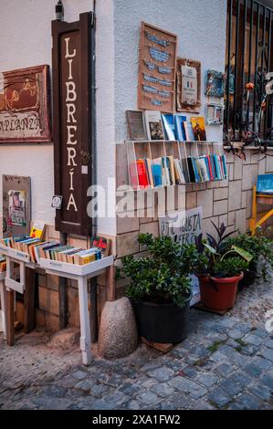 Charmante La Templanza Bibliothek in der Altstadt von Peñiscola, Castellon, Valencianische Gemeinde, Spanien Stockfoto