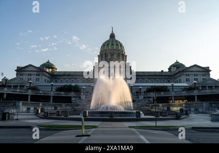 Der Pennsylvania State Capitol Komplex mit einem Brunnen in Harrisburg, USA Stockfoto