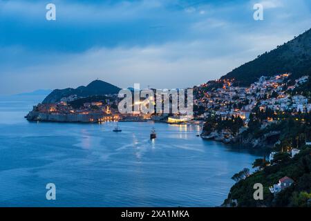 Skyline von Dubrovnik bei Sonnenuntergang Stockfoto