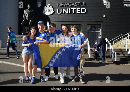 England trifft im St. James' Park auf Bosnien und Herzegowina, während die Three Lions mit den Vorbereitungen für die Euro 2024 beginnen. Newcastle Upon Tyne, Großbritannien, 3. Juni 2024, Credit:DEW/Alamy Live News Stockfoto